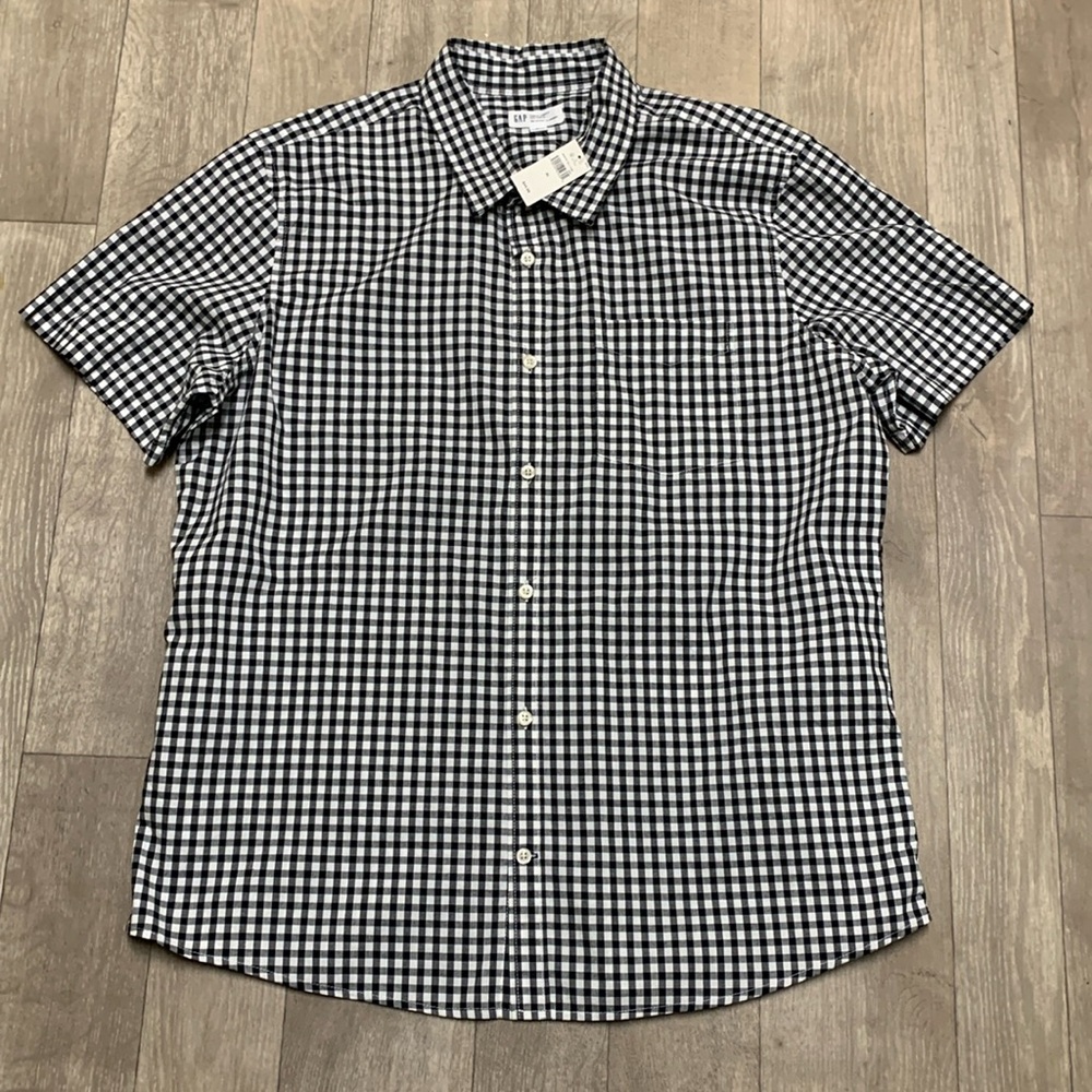 GAP Black and White Checkered Casual Button Down Shirt